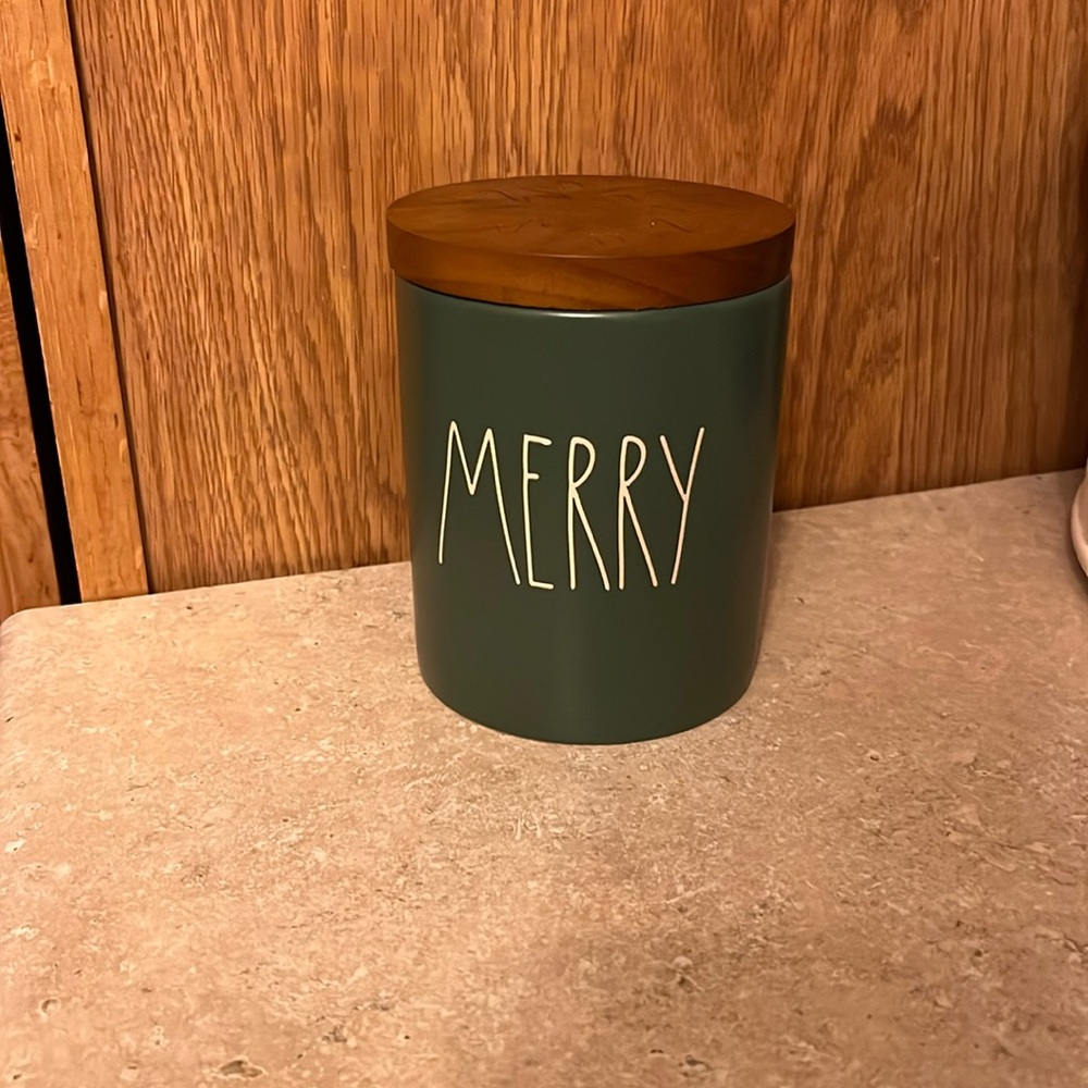 Rae Dunn Christmas Canister w/Lid - NWT